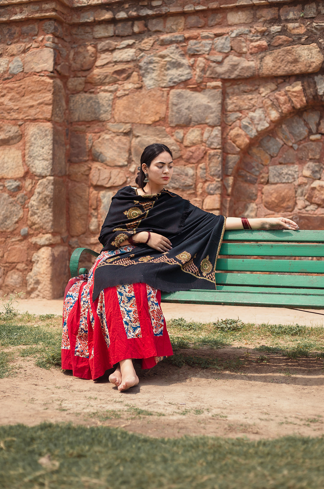 Black Pashmina Stole with Intricate Palla work
