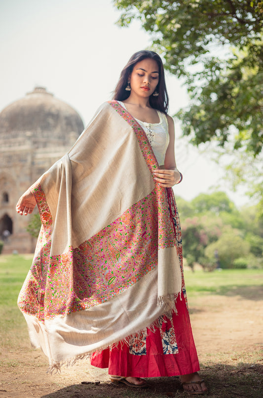 Grey shawl with broad all border 4 sides shawl