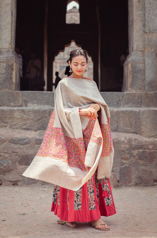 Grey shawl with broad all border 4 sides shawl
