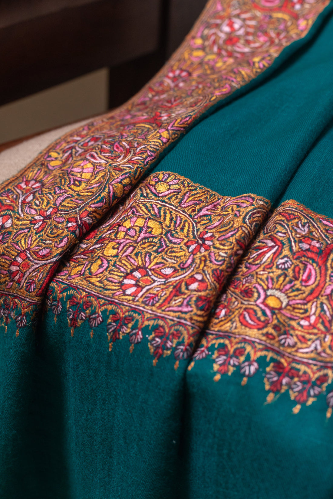 Pashmina: The Perfect Luxury Wedding Gift That Tells a Story