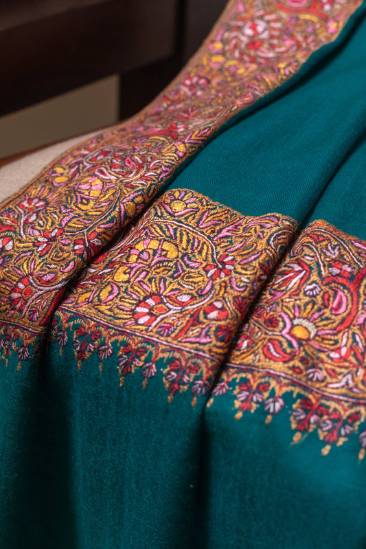 Pashmina: The Perfect Luxury Wedding Gift That Tells a Story