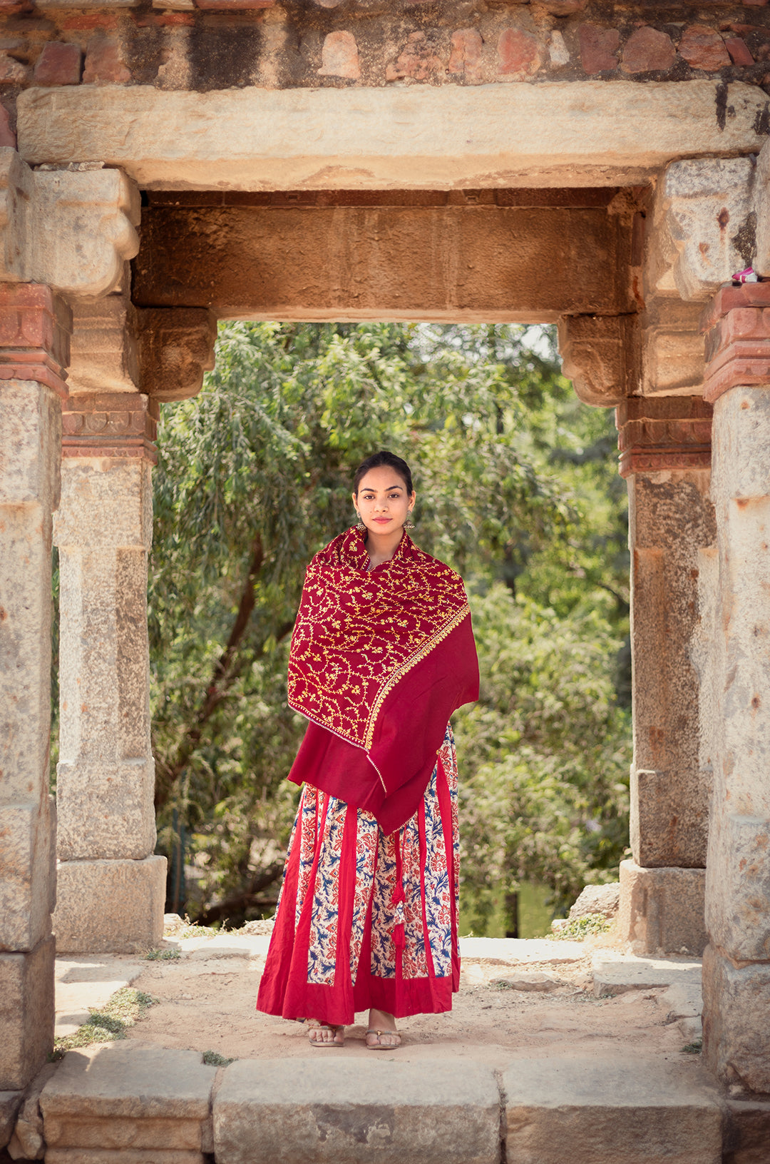 Maroon stole with full jaal work