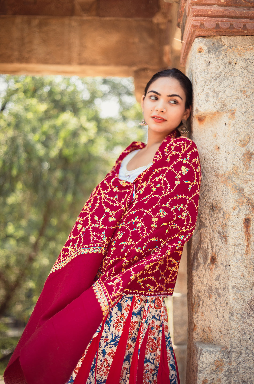 Maroon stole with full jaal work