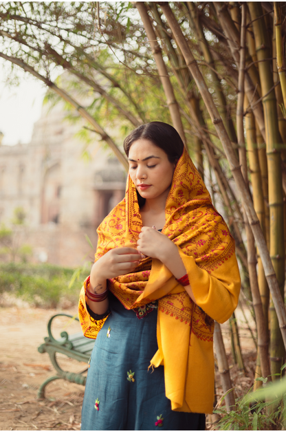 Yellow stole with pink jaal work